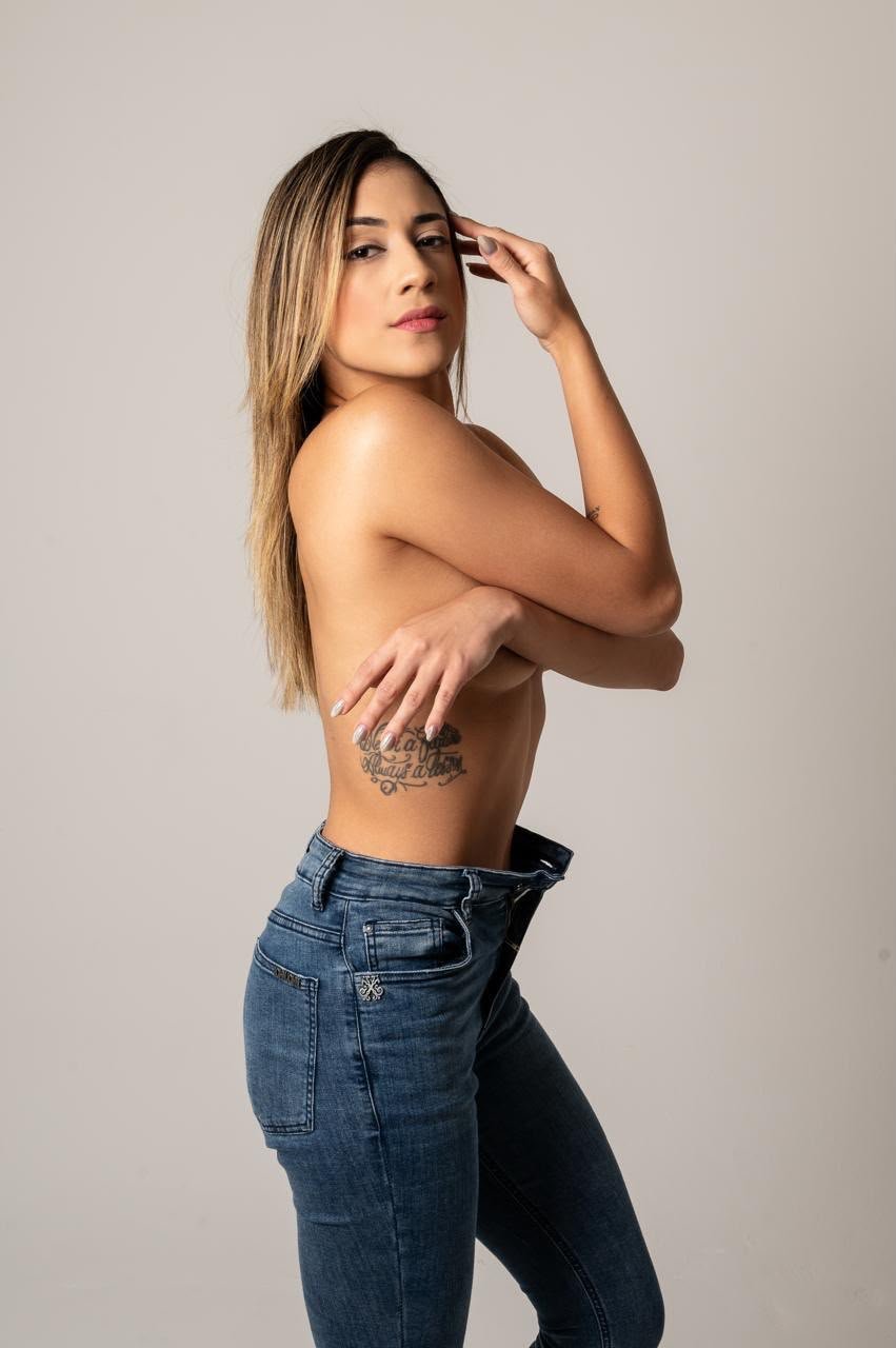 Laura Medeiros - Miniatura 15 - Acompanhantes